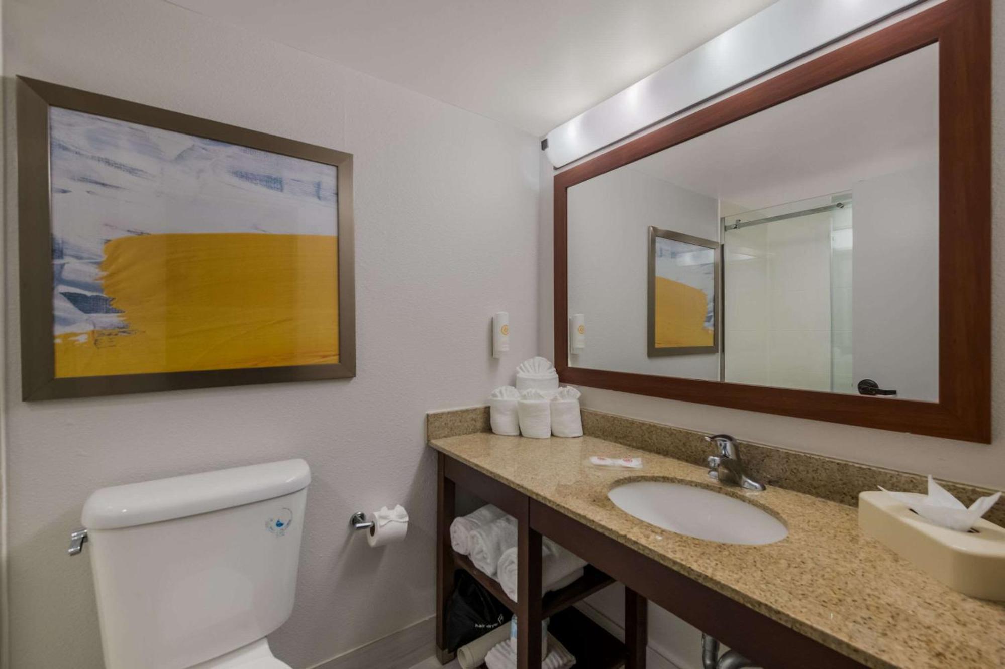 Comfort Inn Newport News - Hampton I-64 Екстериор снимка